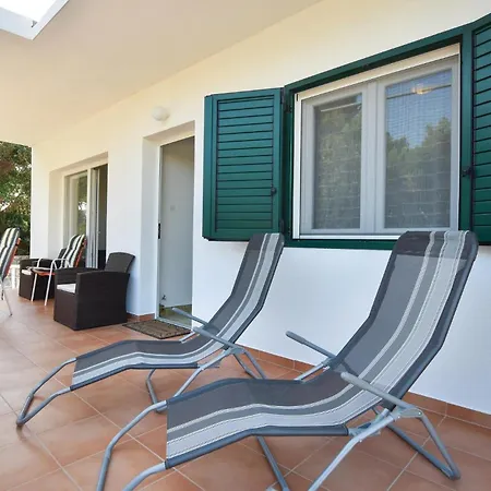 2 Bedroom Pet Friendly In Holiday home Sucuraj